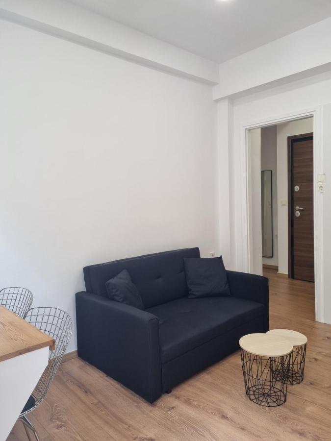 Apartment 34