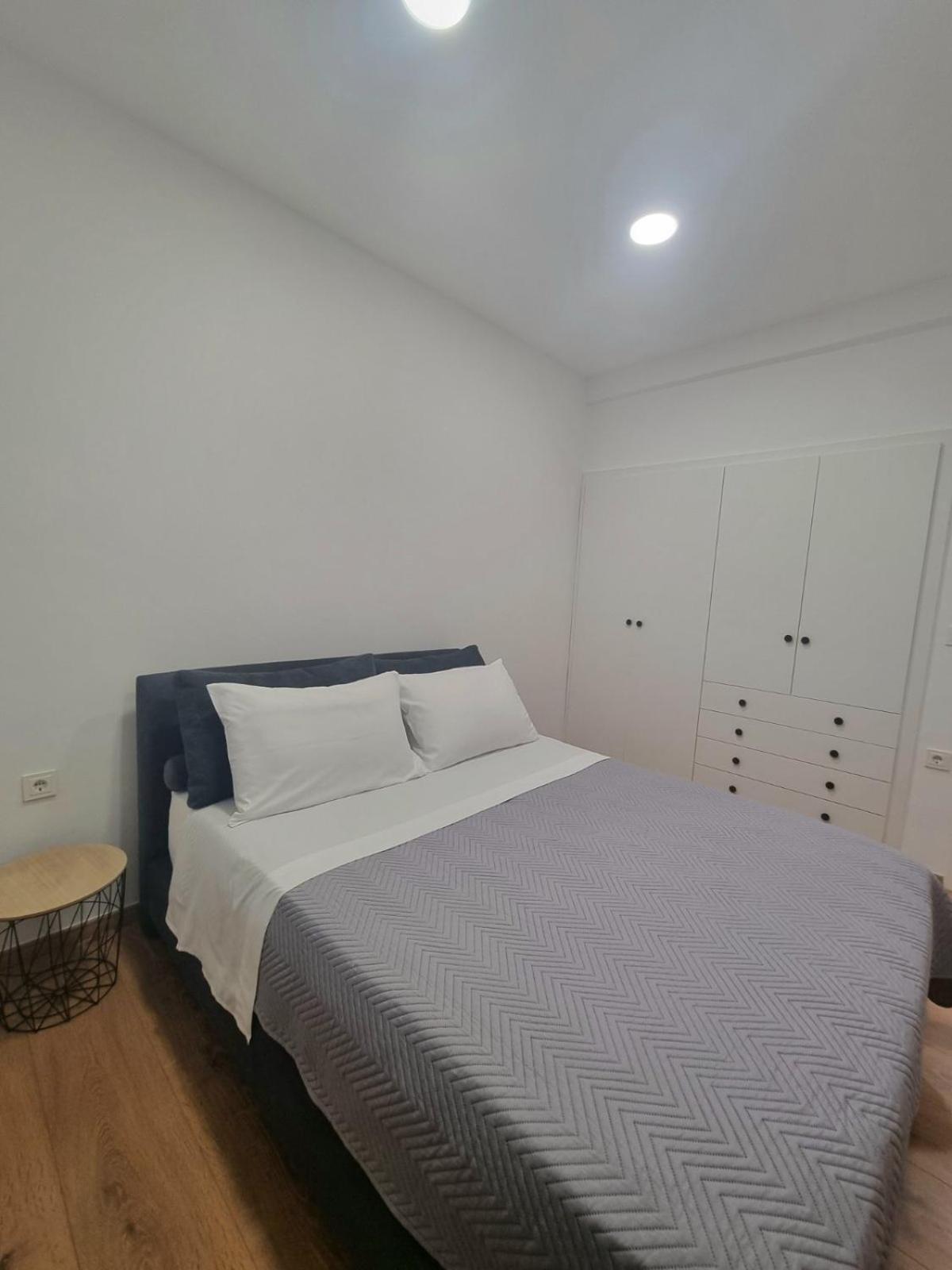 Apartment 34